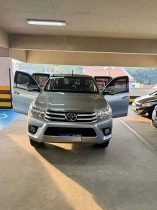 TOYOTA HILUX 2.8 SRV 4X4 CD 16V DIESEL 4P AUTOMÁTICO TOYOTA HILUX 2.8 SRV 4X4 CD 16V DIESEL 4P AUTOMÁTICO